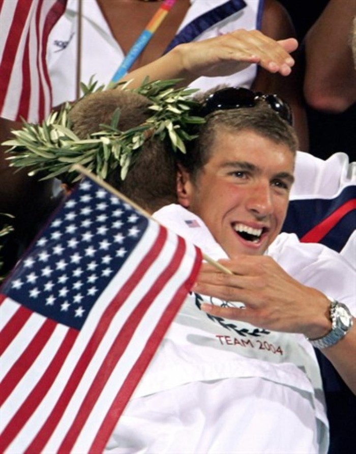 Vẫn chưa hết! Nội dung tiếp sức hỗn hợp 4x100m, thêm một huy chương Vàng nữa của Phelps cho đội Mỹ.